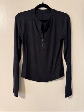 Lululemon hold tight Henley